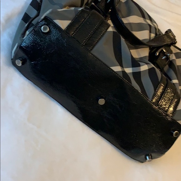 ♥️💋 BURBERRY Authentic Victoria check tote 👜 🥰 - Picture 8 of 8